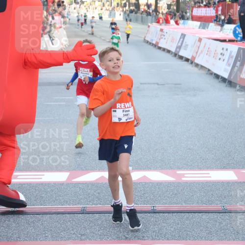 27.04.2024 - Das Zehntel Lena Gebhardt http://msf.ph/oto/6125563 27.04.2024 08:48:35 Ziel 1650, 2181, 3481, 3876 meine-sportfotos.de