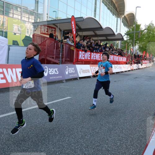 27.04.2024 - Das Zehntel Strokosch-Dieckow http://msf.ph/oto/6125682 27.04.2024 08:48:00 Ziel 1472, 1484, 3828 meine-sportfotos.de