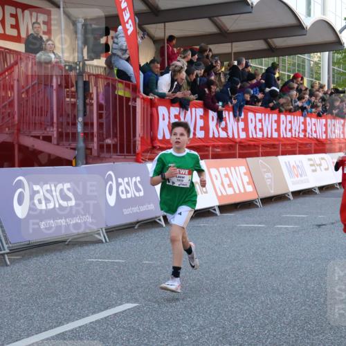 27.04.2024 - Das Zehntel Strokosch-Dieckow http://msf.ph/oto/6126014 27.04.2024 08:48:44 Ziel 1650, 2181, 2327, 3154, 3437 meine-sportfotos.de
