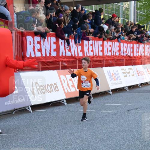 27.04.2024 - Das Zehntel Strokosch-Dieckow http://msf.ph/oto/6126261 27.04.2024 08:48:55 Ziel 1645, 1712, 2327, 2329, 3683 meine-sportfotos.de
