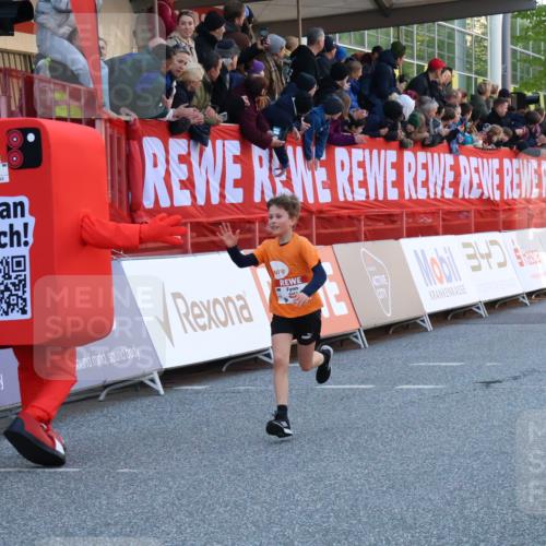 27.04.2024 - Das Zehntel Strokosch-Dieckow http://msf.ph/oto/6126279 27.04.2024 08:48:55 Ziel 1645, 1712, 2327, 2329, 3683 meine-sportfotos.de