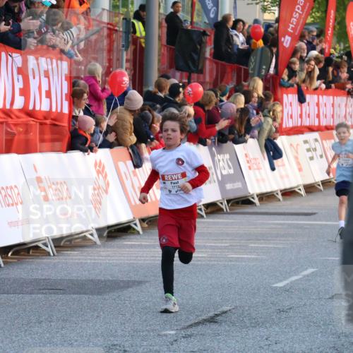 27.04.2024 - Das Zehntel Strokosch-Dieckow http://msf.ph/oto/6126302 27.04.2024 08:48:57 Ziel 1645, 1712, 2329, 2930, 3683 meine-sportfotos.de
