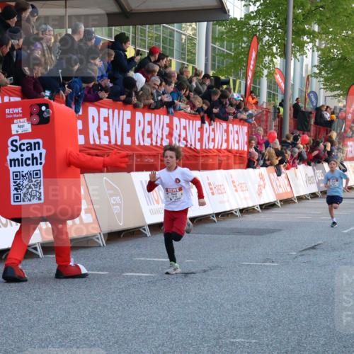 27.04.2024 - Das Zehntel Strokosch-Dieckow http://msf.ph/oto/6126361 27.04.2024 08:48:58 Ziel 1645, 1712, 2329, 2930, 3683 meine-sportfotos.de