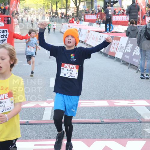 27.04.2024 - Das Zehntel Lena Gebhardt http://msf.ph/oto/6126387 27.04.2024 08:48:52 Ziel 1645, 1712, 2327, 2329, 3154, 3437, 3683 meine-sportfotos.de