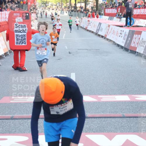 27.04.2024 - Das Zehntel Lena Gebhardt http://msf.ph/oto/6126479 27.04.2024 08:48:54 Ziel 1645, 1712, 2327, 2329, 3683 meine-sportfotos.de