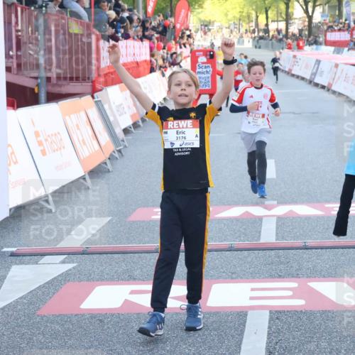 27.04.2024 - Das Zehntel Lena Gebhardt http://msf.ph/oto/6127513 27.04.2024 08:49:17 Ziel 1452, 2222, 2352, 2663, 2824, 3176, 3177, 3900 meine-sportfotos.de