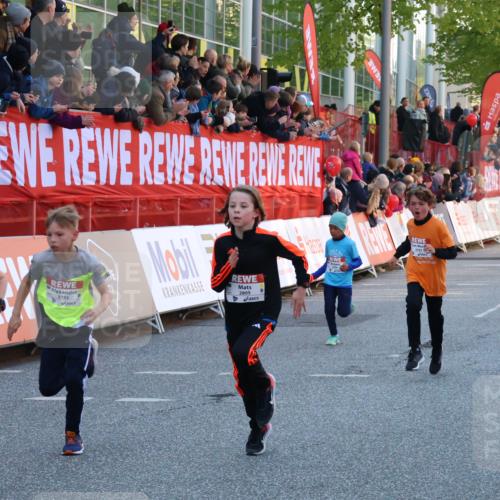 27.04.2024 - Das Zehntel Strokosch-Dieckow http://msf.ph/oto/6127610 27.04.2024 08:49:59 Ziel 1491, 1498, 1935, 2264, 2599, 2805, 2839, 3173, 3443, 3703, 3783, 3924 meine-sportfotos.de