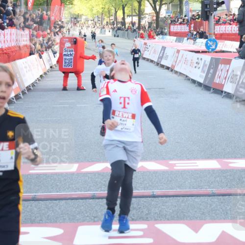 27.04.2024 - Das Zehntel Lena Gebhardt http://msf.ph/oto/6127615 27.04.2024 08:49:19 Ziel 1452, 2222, 2352, 2663, 2824, 3177, 3900 meine-sportfotos.de