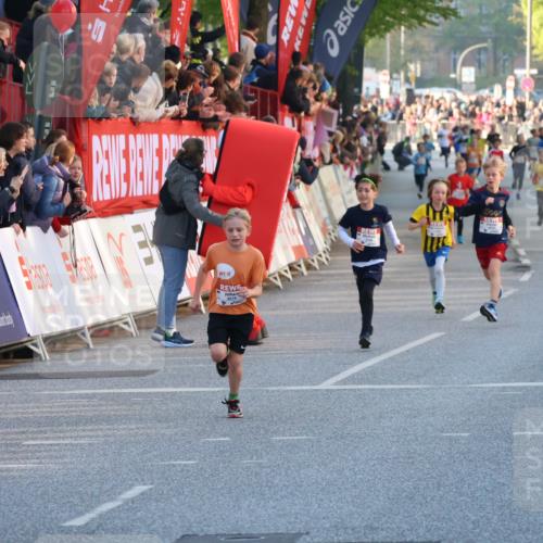 27.04.2024 - Das Zehntel Strokosch-Dieckow http://msf.ph/oto/6127874 27.04.2024 08:50:05 Ziel 1326, 1935, 2264, 2599, 3619, 3703, 3819 meine-sportfotos.de
