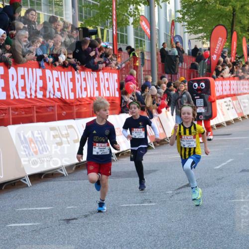 27.04.2024 - Das Zehntel Strokosch-Dieckow http://msf.ph/oto/6127984 27.04.2024 08:50:14 Ziel 1326, 3169, 3238, 3241, 3453, 3619, 3764, 3784, 3819 meine-sportfotos.de
