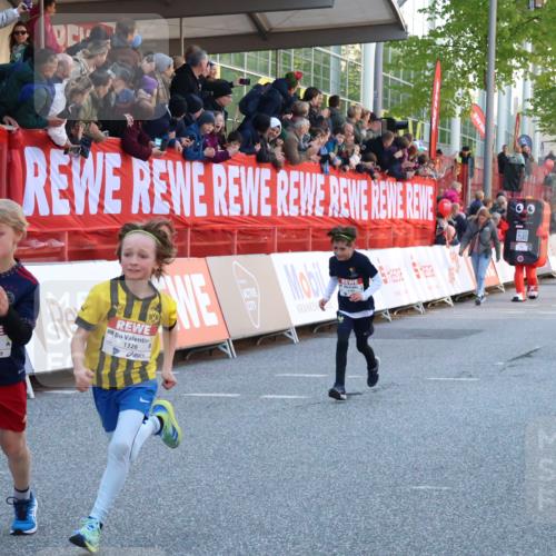 27.04.2024 - Das Zehntel Strokosch-Dieckow http://msf.ph/oto/6128040 27.04.2024 08:50:15 Ziel 1326, 3169, 3238, 3241, 3453, 3619, 3764, 3784, 3819 meine-sportfotos.de