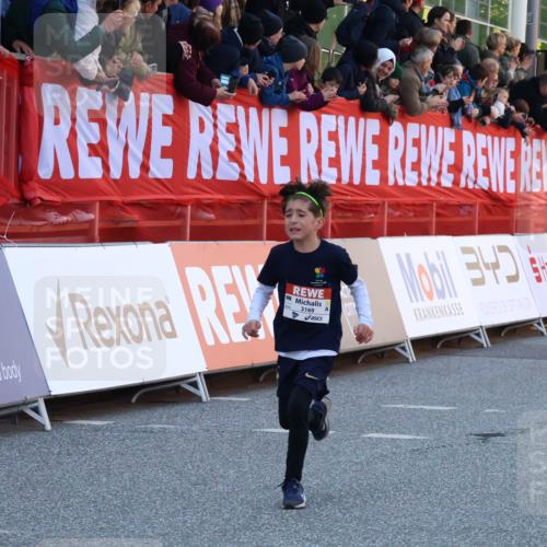 27.04.2024 - Das Zehntel Strokosch-Dieckow http://msf.ph/oto/6128072 27.04.2024 08:50:16 Ziel 1326, 3169, 3238, 3241, 3453, 3619, 3764, 3784, 3819 meine-sportfotos.de