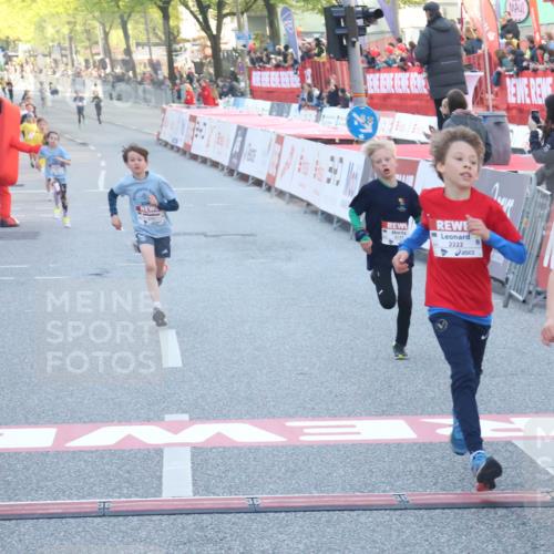 27.04.2024 - Das Zehntel Lena Gebhardt http://msf.ph/oto/6128080 27.04.2024 08:49:25 Ziel 1452, 2222, 2317, 2352, 2663, 3177, 3382, 3402, 3465 meine-sportfotos.de