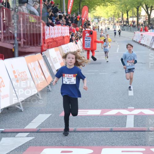 27.04.2024 - Das Zehntel Lena Gebhardt http://msf.ph/oto/6128124 27.04.2024 08:49:25 Ziel 1452, 2222, 2317, 2352, 2663, 3177, 3382, 3402, 3465 meine-sportfotos.de
