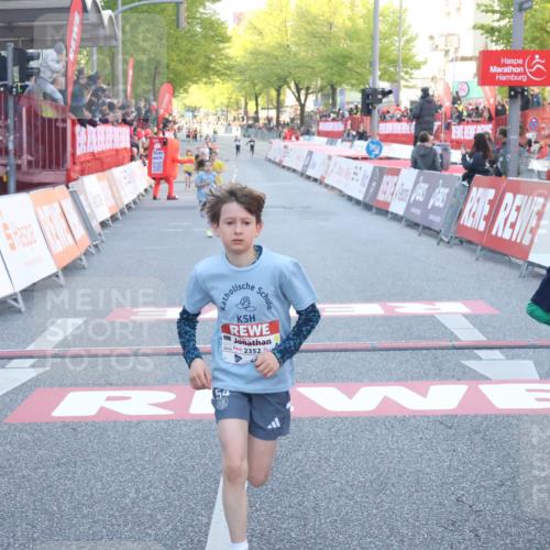 27.04.2024 - Das Zehntel Lena Gebhardt http://msf.ph/oto/6128345 27.04.2024 08:49:29 Ziel 1252, 2317, 2352, 2848, 3382, 3402, 3465 meine-sportfotos.de
