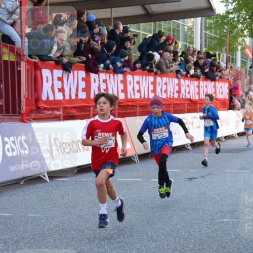27.04.2024 - Das Zehntel Strokosch-Dieckow http://msf.ph/oto/6128470 27.04.2024 08:50:30 Ziel 2014, 2167, 3141, 3156, 3641, 3704, 3769, 3778, 3846 meine-sportfotos.de