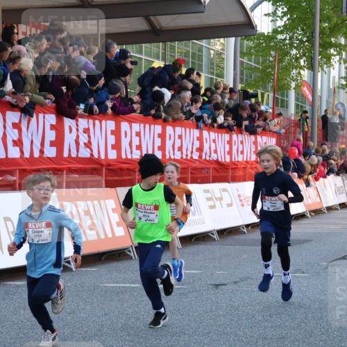 27.04.2024 - Das Zehntel Strokosch-Dieckow http://msf.ph/oto/6128608 27.04.2024 08:50:33 Ziel 1233, 2014, 2167, 2596, 3043, 3141, 3156, 3472, 3641, 3704, 3769, 3778, 3846 meine-sportfotos.de