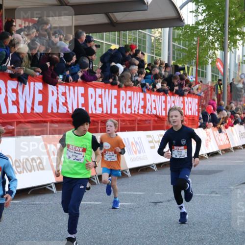 27.04.2024 - Das Zehntel Strokosch-Dieckow http://msf.ph/oto/6128623 27.04.2024 08:50:34 Ziel 1233, 2014, 2167, 2596, 3043, 3141, 3156, 3472, 3641, 3704, 3769, 3778, 3846 meine-sportfotos.de
