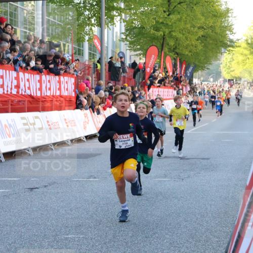 27.04.2024 - Das Zehntel Strokosch-Dieckow http://msf.ph/oto/6128668 27.04.2024 08:50:36 Ziel 1233, 2014, 2596, 2792, 3043, 3141, 3155, 3156, 3472, 3641, 3704, 3769, 3846 meine-sportfotos.de