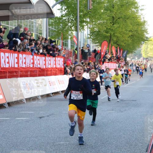 27.04.2024 - Das Zehntel Strokosch-Dieckow http://msf.ph/oto/6128690 27.04.2024 08:50:36 Ziel 1233, 2014, 2596, 2792, 3043, 3141, 3155, 3156, 3472, 3641, 3704, 3769, 3846 meine-sportfotos.de