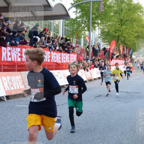27.04.2024 - Das Zehntel Strokosch-Dieckow http://msf.ph/oto/6128734 27.04.2024 08:50:37 Ziel 1233, 2014, 2596, 2792, 3043, 3141, 3155, 3156, 3472, 3480, 3641, 3704, 3769, 3775, 3846 meine-sportfotos.de