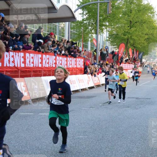 27.04.2024 - Das Zehntel Strokosch-Dieckow http://msf.ph/oto/6128755 27.04.2024 08:50:38 Ziel 1233, 2014, 2596, 2792, 3043, 3141, 3155, 3156, 3472, 3480, 3641, 3709, 3769, 3775, 3846 meine-sportfotos.de
