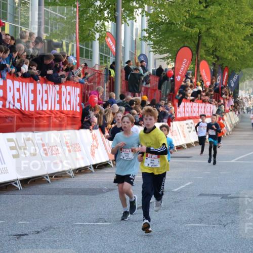 27.04.2024 - Das Zehntel Strokosch-Dieckow http://msf.ph/oto/6128768 27.04.2024 08:50:38 Ziel 1233, 2014, 2596, 2792, 3043, 3141, 3155, 3156, 3472, 3480, 3641, 3709, 3769, 3775, 3846 meine-sportfotos.de
