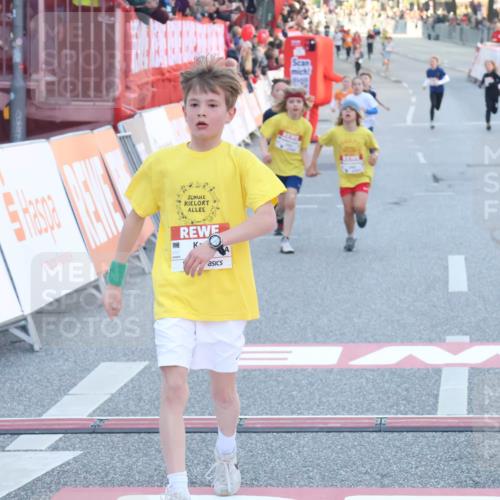 27.04.2024 - Das Zehntel Lena Gebhardt http://msf.ph/oto/6128769 27.04.2024 08:49:36 Ziel 1252, 1480, 2818, 2848, 3382, 3402, 3465, 3657, 3873 meine-sportfotos.de