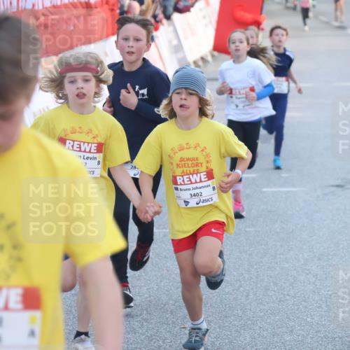 27.04.2024 - Das Zehntel Lena Gebhardt http://msf.ph/oto/6128941 27.04.2024 08:49:38 Ziel 1252, 1480, 2818, 2848, 3382, 3402, 3657, 3873 meine-sportfotos.de