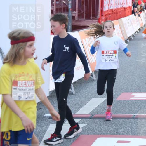 27.04.2024 - Das Zehntel Lena Gebhardt http://msf.ph/oto/6129159 27.04.2024 08:49:41 Ziel 1252, 1480, 2818, 2848, 3657, 3873 meine-sportfotos.de
