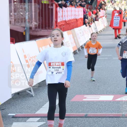 27.04.2024 - Das Zehntel Lena Gebhardt http://msf.ph/oto/6129227 27.04.2024 08:49:42 Ziel 1252, 1480, 2818, 3657, 3873 meine-sportfotos.de