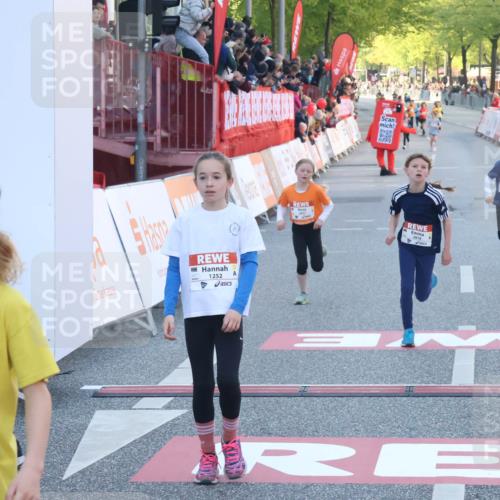 27.04.2024 - Das Zehntel Lena Gebhardt http://msf.ph/oto/6129250 27.04.2024 08:49:43 Ziel 1252, 1480, 2355, 2818, 3657, 3873 meine-sportfotos.de