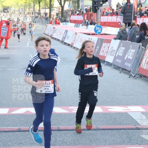 27.04.2024 - Das Zehntel Lena Gebhardt http://msf.ph/oto/6129404 27.04.2024 08:49:44 Ziel 1480, 2355, 2818, 3173, 3657, 3873 meine-sportfotos.de