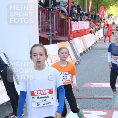 27.04.2024 - Das Zehntel Lena Gebhardt http://msf.ph/oto/6129495 27.04.2024 08:49:45 Ziel 1480, 2355, 2818, 3173, 3657, 3873 meine-sportfotos.de