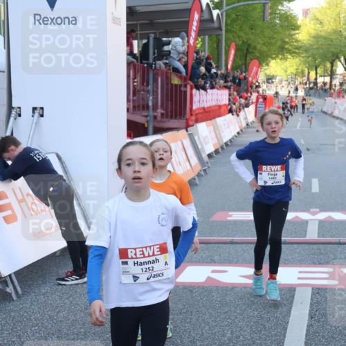 27.04.2024 - Das Zehntel Lena Gebhardt http://msf.ph/oto/6129521 27.04.2024 08:49:46 Ziel 1480, 1491, 2355, 3173, 3443, 3657 meine-sportfotos.de