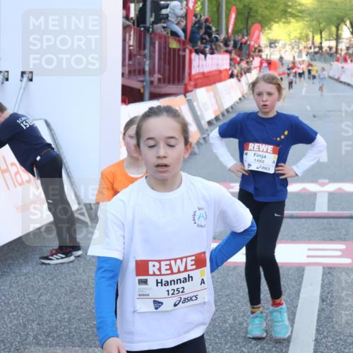 27.04.2024 - Das Zehntel Lena Gebhardt http://msf.ph/oto/6129587 27.04.2024 08:49:47 Ziel 1491, 2355, 3173, 3443, 3924 meine-sportfotos.de