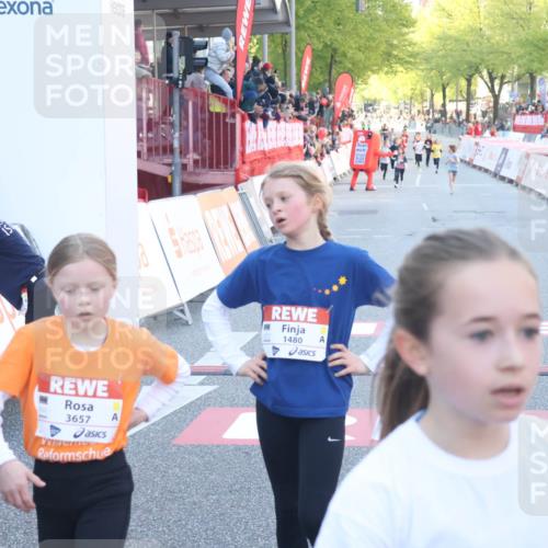 27.04.2024 - Das Zehntel Lena Gebhardt http://msf.ph/oto/6129642 27.04.2024 08:49:48 Ziel 1491, 2355, 2839, 3173, 3443, 3924 meine-sportfotos.de