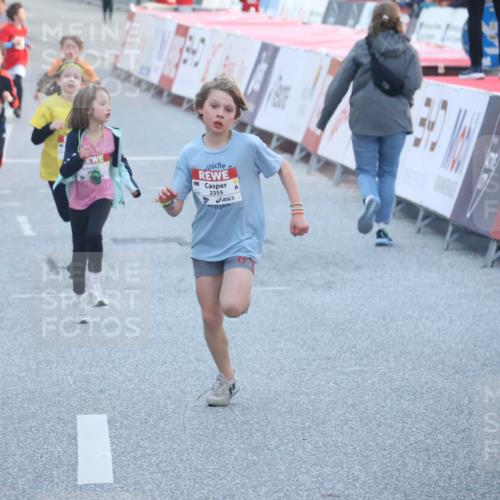 27.04.2024 - Das Zehntel Lena Gebhardt http://msf.ph/oto/6129771 27.04.2024 08:49:55 Ziel 1491, 1498, 1935, 2264, 2355, 2599, 2805, 2839, 3173, 3443, 3703, 3783, 3924 meine-sportfotos.de