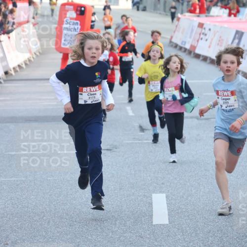 27.04.2024 - Das Zehntel Lena Gebhardt http://msf.ph/oto/6129816 27.04.2024 08:49:55 Ziel 1491, 1498, 1935, 2264, 2355, 2599, 2805, 2839, 3173, 3443, 3703, 3783, 3924 meine-sportfotos.de