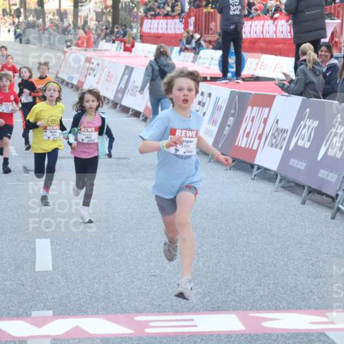 27.04.2024 - Das Zehntel Lena Gebhardt http://msf.ph/oto/6129841 27.04.2024 08:49:56 Ziel 1491, 1498, 1935, 2264, 2355, 2599, 2805, 2839, 3173, 3443, 3703, 3783, 3924 meine-sportfotos.de