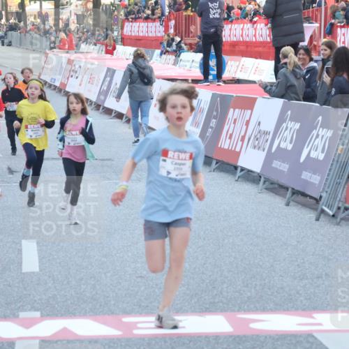 27.04.2024 - Das Zehntel Lena Gebhardt http://msf.ph/oto/6129858 27.04.2024 08:49:56 Ziel 1491, 1498, 1935, 2264, 2355, 2599, 2805, 2839, 3173, 3443, 3703, 3783, 3924 meine-sportfotos.de