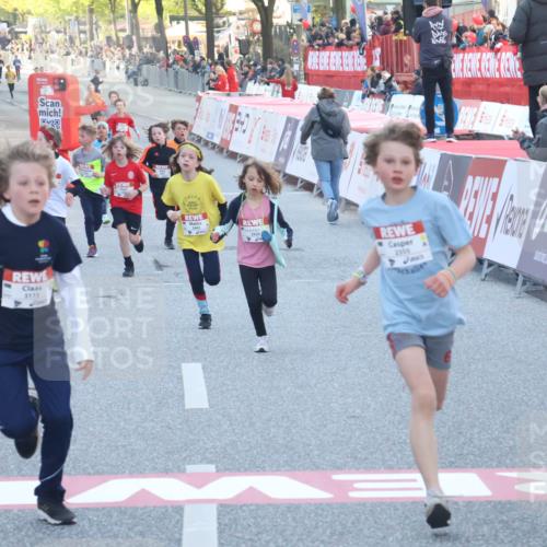 27.04.2024 - Das Zehntel Lena Gebhardt http://msf.ph/oto/6129869 27.04.2024 08:49:57 Ziel 1491, 1498, 1935, 2264, 2355, 2599, 2805, 2839, 3173, 3443, 3703, 3783, 3924 meine-sportfotos.de