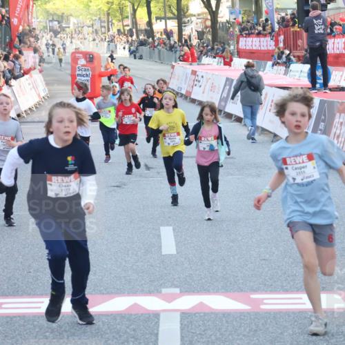 27.04.2024 - Das Zehntel Lena Gebhardt http://msf.ph/oto/6129881 27.04.2024 08:49:57 Ziel 1491, 1498, 1935, 2264, 2355, 2599, 2805, 2839, 3173, 3443, 3703, 3783, 3924 meine-sportfotos.de
