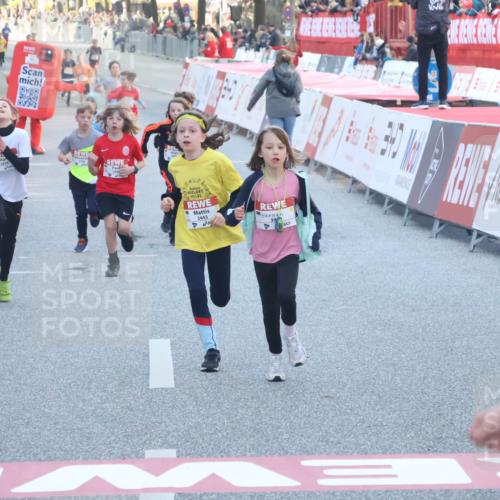 27.04.2024 - Das Zehntel Lena Gebhardt http://msf.ph/oto/6129967 27.04.2024 08:49:58 Ziel 1491, 1498, 1935, 2264, 2355, 2599, 2805, 2839, 3173, 3443, 3703, 3783, 3924 meine-sportfotos.de