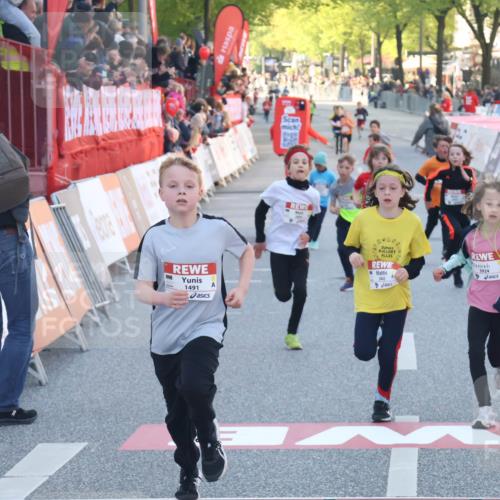 27.04.2024 - Das Zehntel Lena Gebhardt http://msf.ph/oto/6130021 27.04.2024 08:49:59 Ziel 1491, 1498, 1935, 2264, 2599, 2805, 2839, 3173, 3443, 3703, 3783, 3924 meine-sportfotos.de