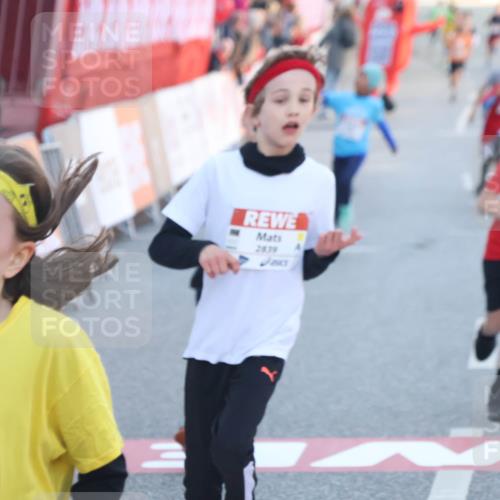 27.04.2024 - Das Zehntel Lena Gebhardt http://msf.ph/oto/6130231 27.04.2024 08:50:02 Ziel 1498, 1935, 2264, 2599, 2805, 2839, 3619, 3703, 3783, 3924 meine-sportfotos.de