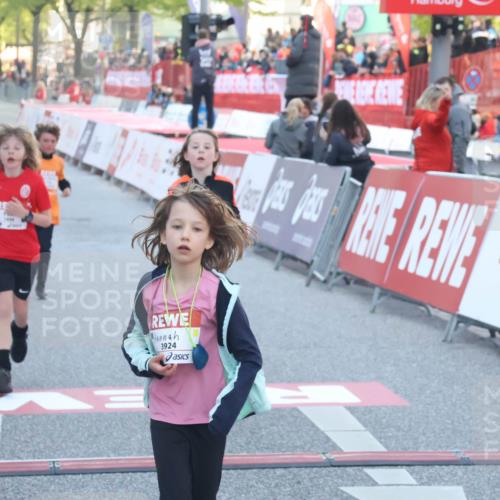 27.04.2024 - Das Zehntel Lena Gebhardt http://msf.ph/oto/6130247 27.04.2024 08:50:02 Ziel 1498, 1935, 2264, 2599, 2805, 2839, 3619, 3703, 3783, 3924 meine-sportfotos.de