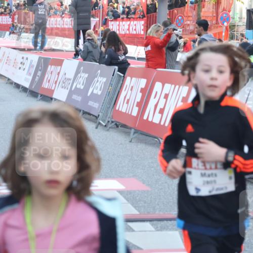 27.04.2024 - Das Zehntel Lena Gebhardt http://msf.ph/oto/6130387 27.04.2024 08:50:04 Ziel 1326, 1498, 1935, 2264, 2599, 2805, 3619, 3703, 3783, 3819 meine-sportfotos.de