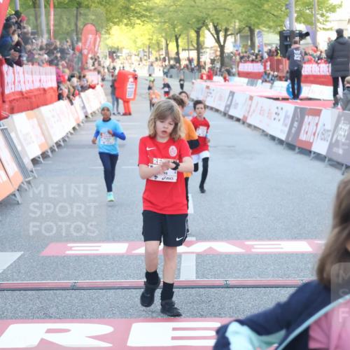 27.04.2024 - Das Zehntel Lena Gebhardt http://msf.ph/oto/6130413 27.04.2024 08:50:04 Ziel 1326, 1498, 1935, 2264, 2599, 2805, 3619, 3703, 3783, 3819 meine-sportfotos.de