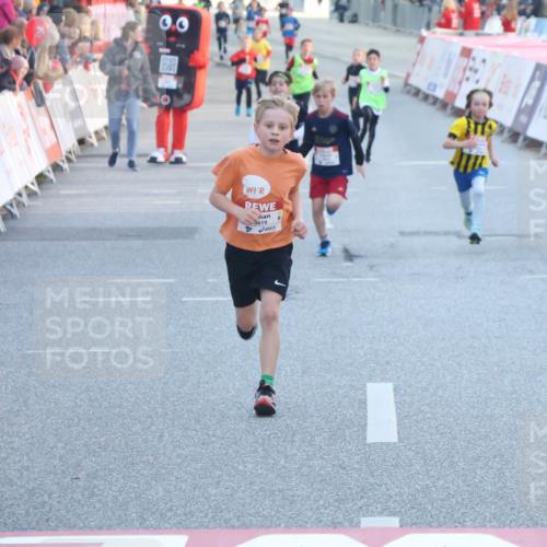27.04.2024 - Das Zehntel Lena Gebhardt http://msf.ph/oto/6131070 27.04.2024 08:50:13 Ziel 1326, 3169, 3238, 3241, 3453, 3619, 3764, 3784, 3819 meine-sportfotos.de